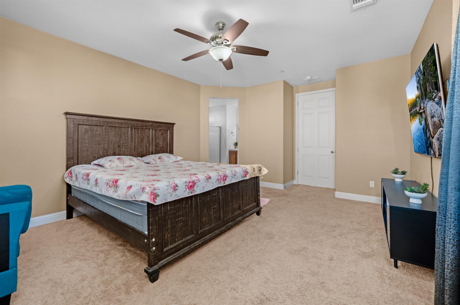 2302 N Jason Ave, Fresno, CA 93737