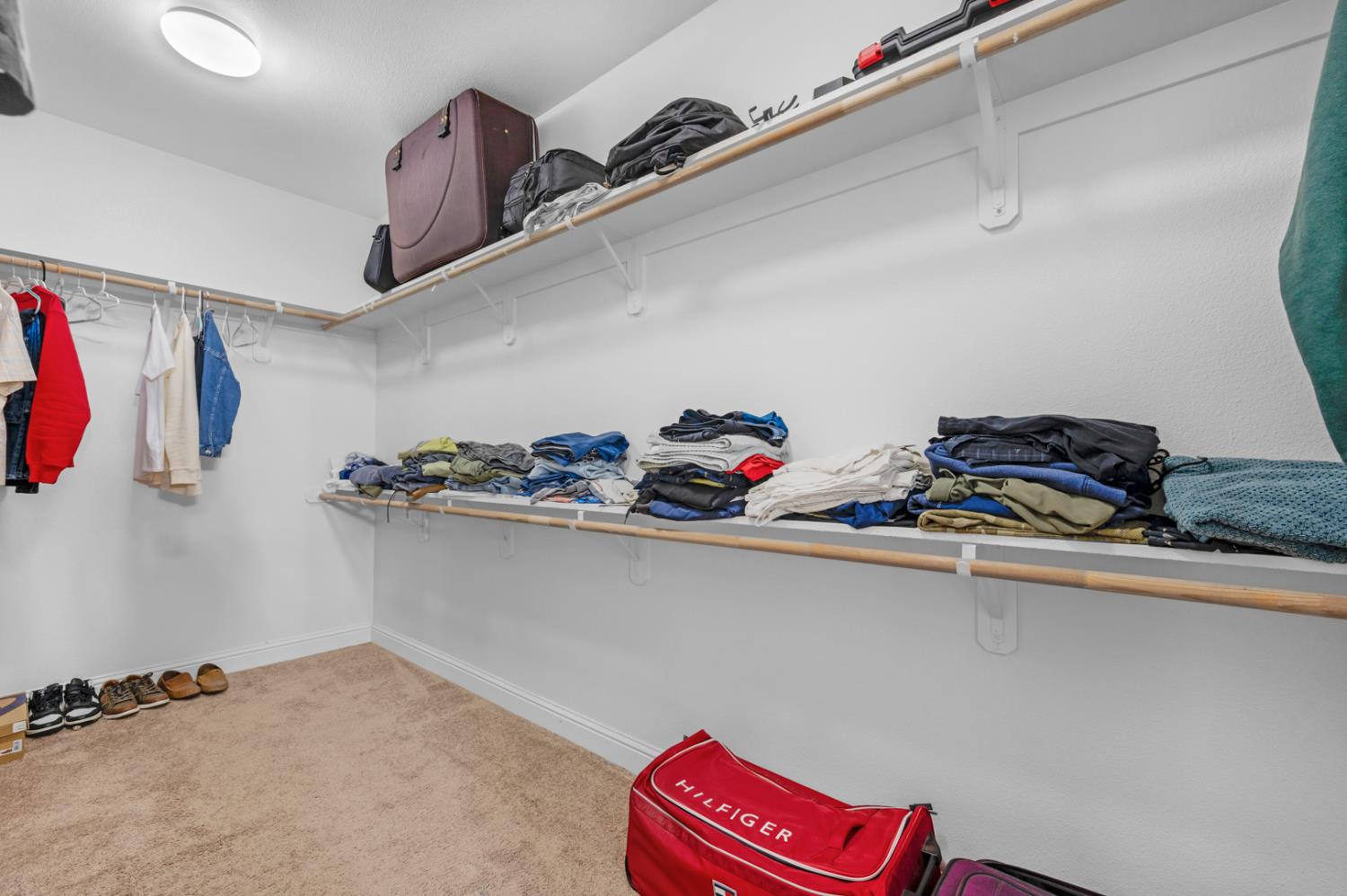 2302 N Jason Ave, Fresno, CA 93737