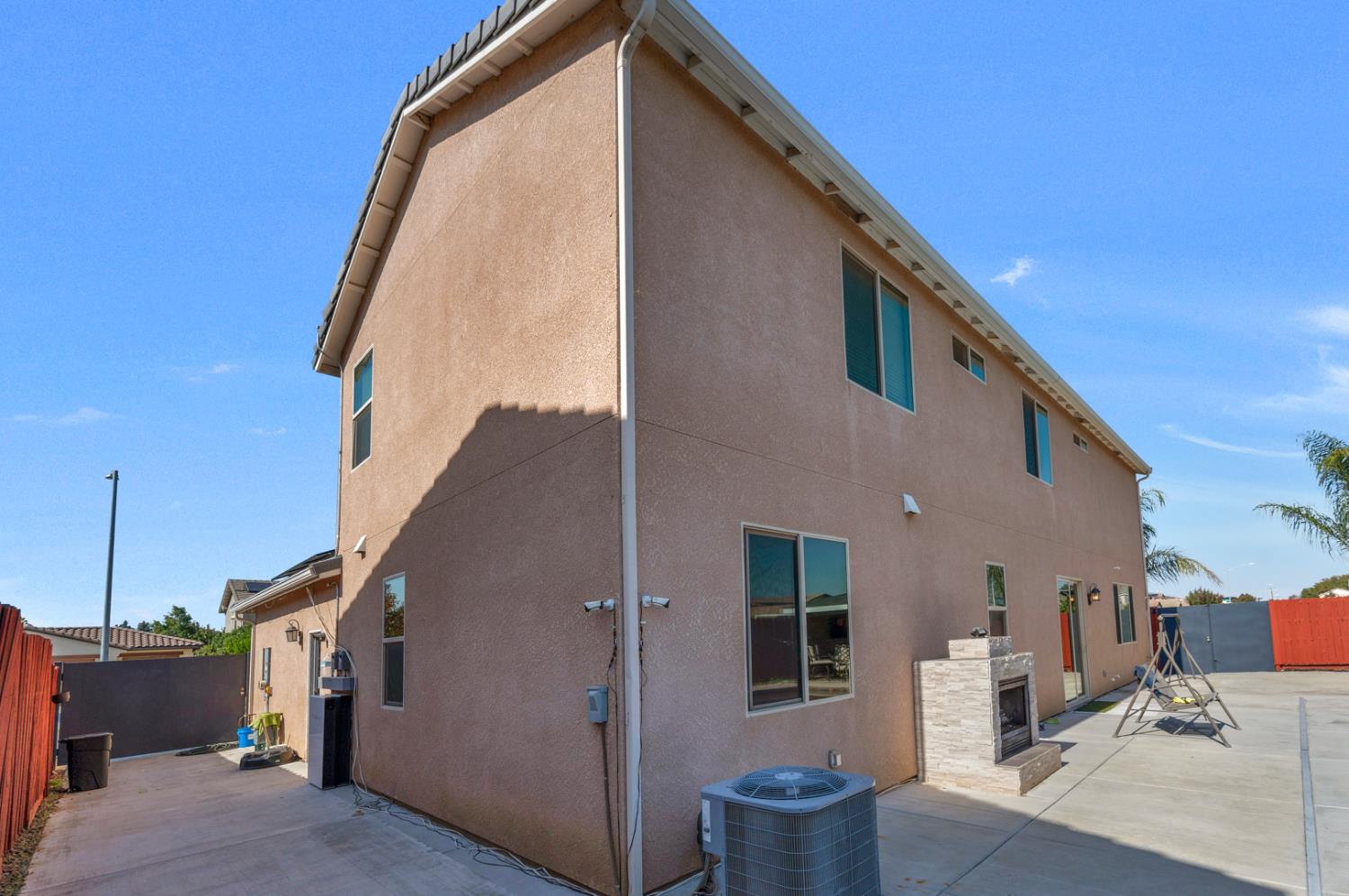 2302 N Jason Ave, Fresno, CA 93737