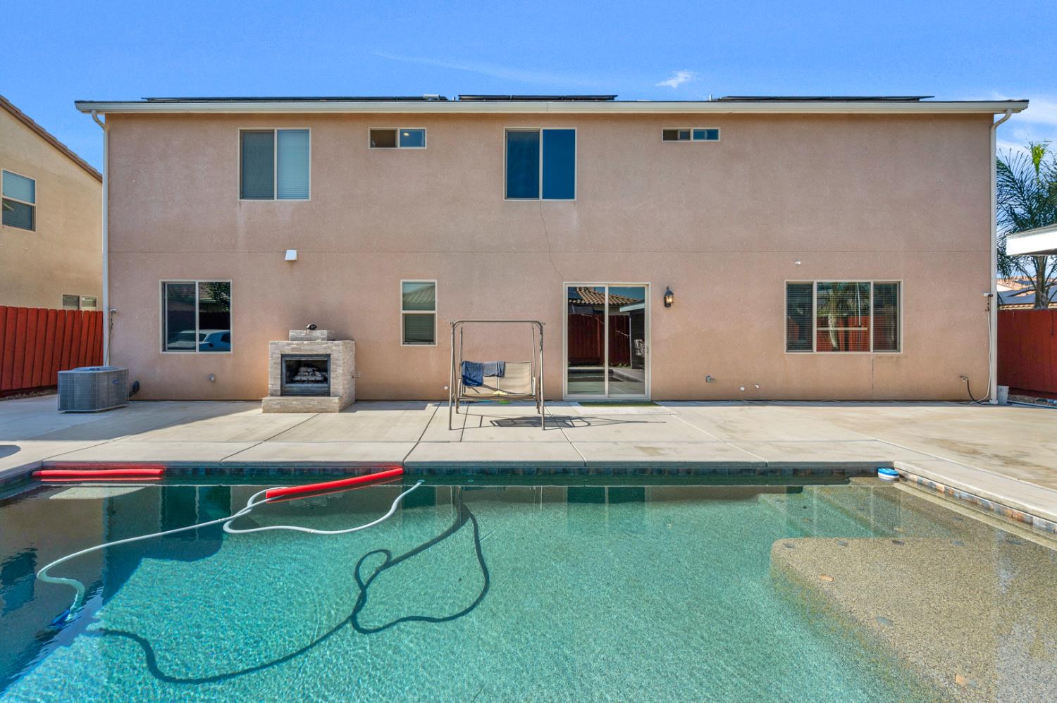 2302 N Jason Ave, Fresno, CA 93737