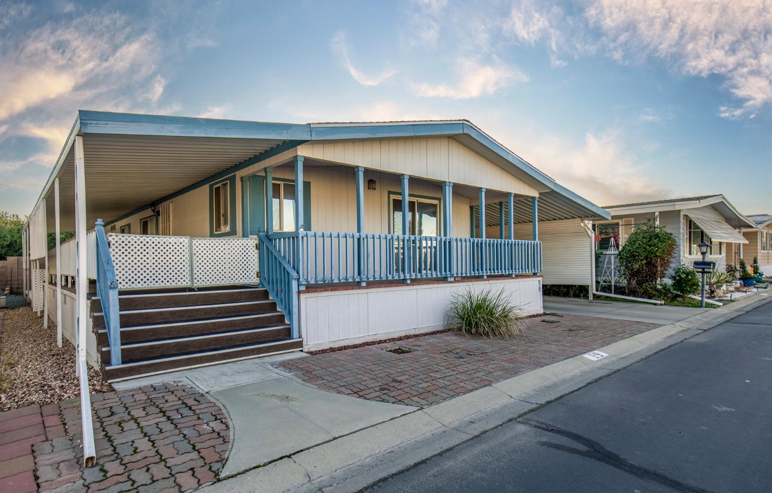 1001 Sylmar Ave #99, Clovis, CA 93612