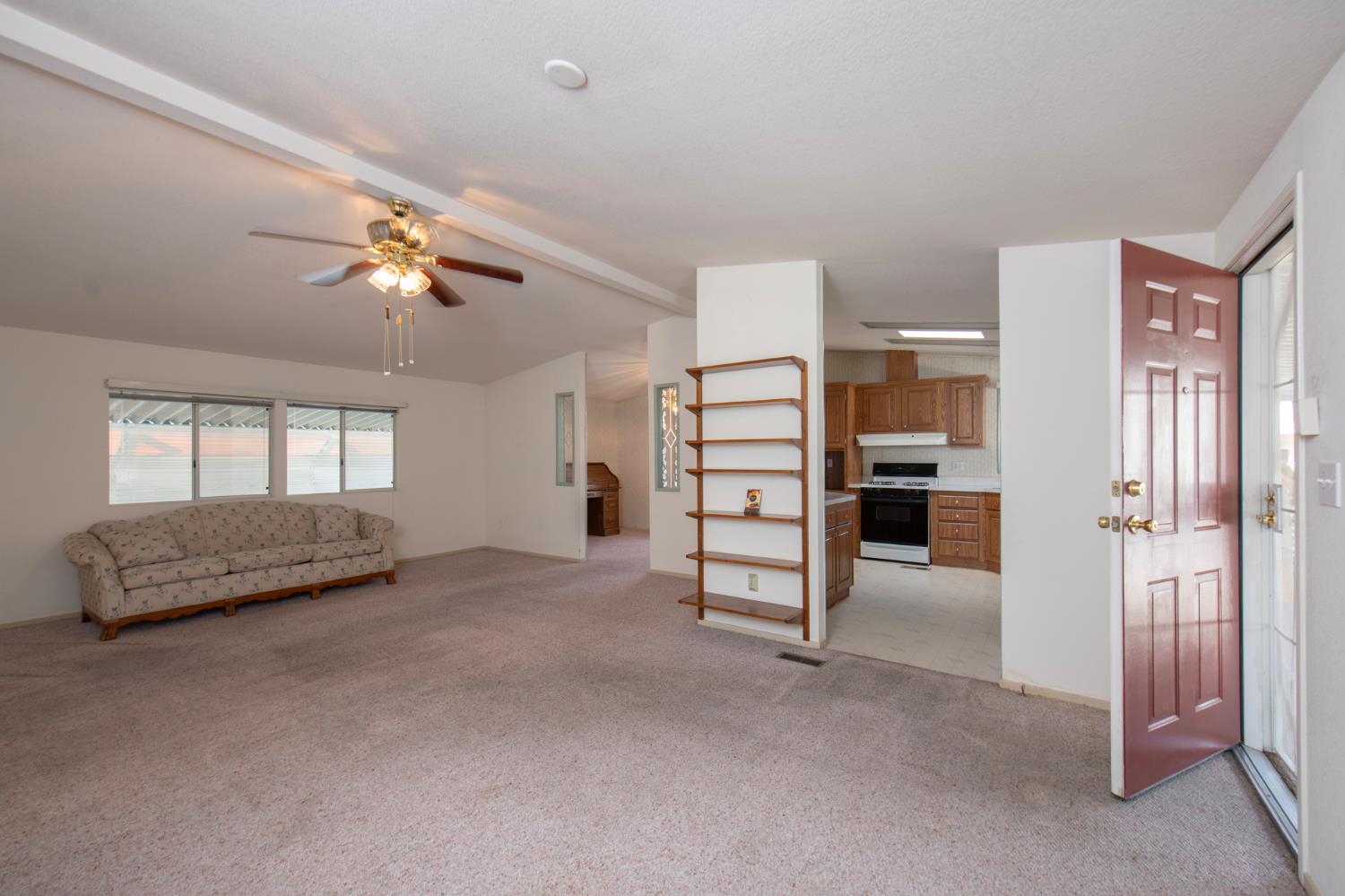 1001 Sylmar Ave #99, Clovis, CA 93612