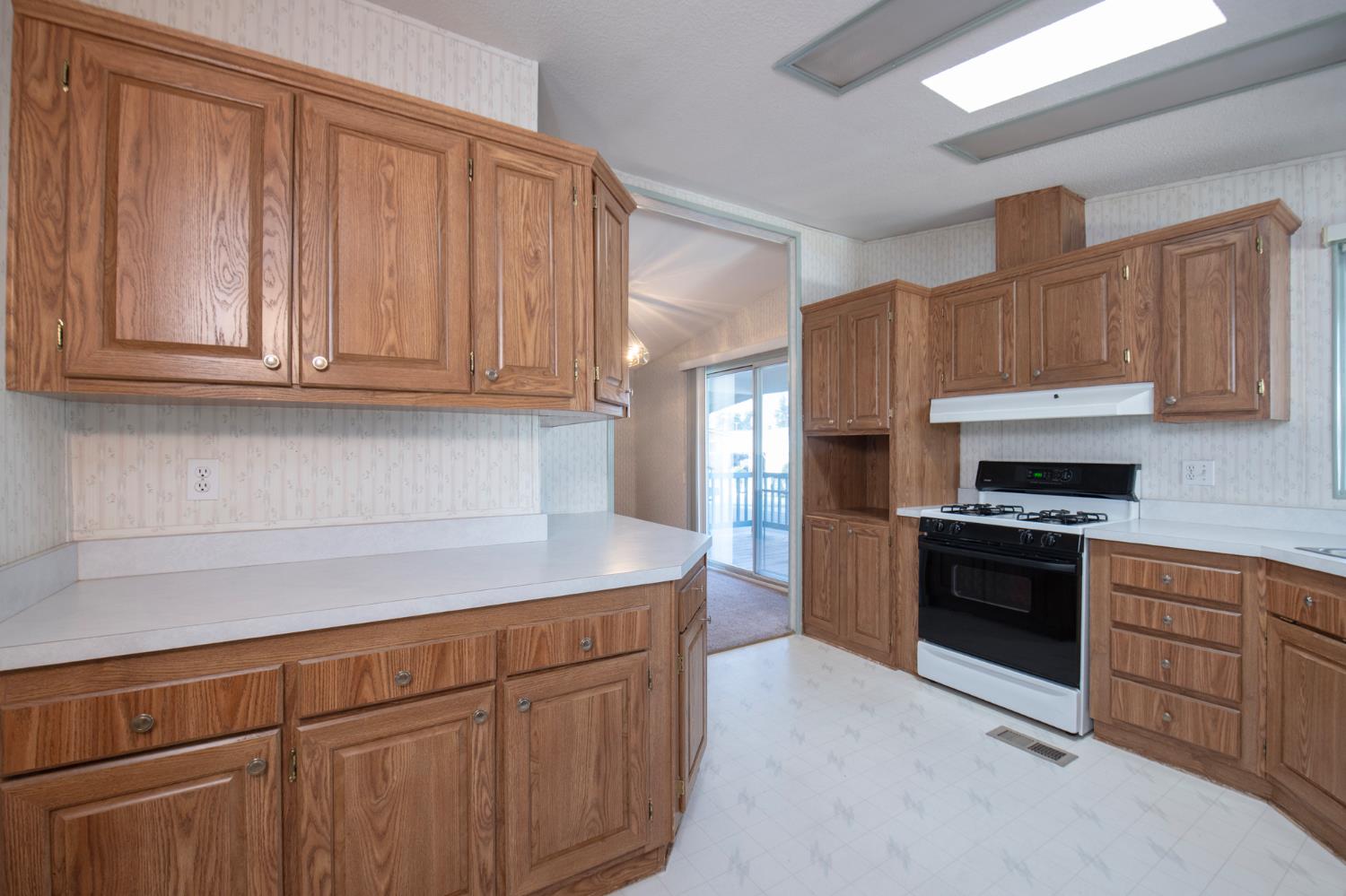 1001 Sylmar Ave #99, Clovis, CA 93612