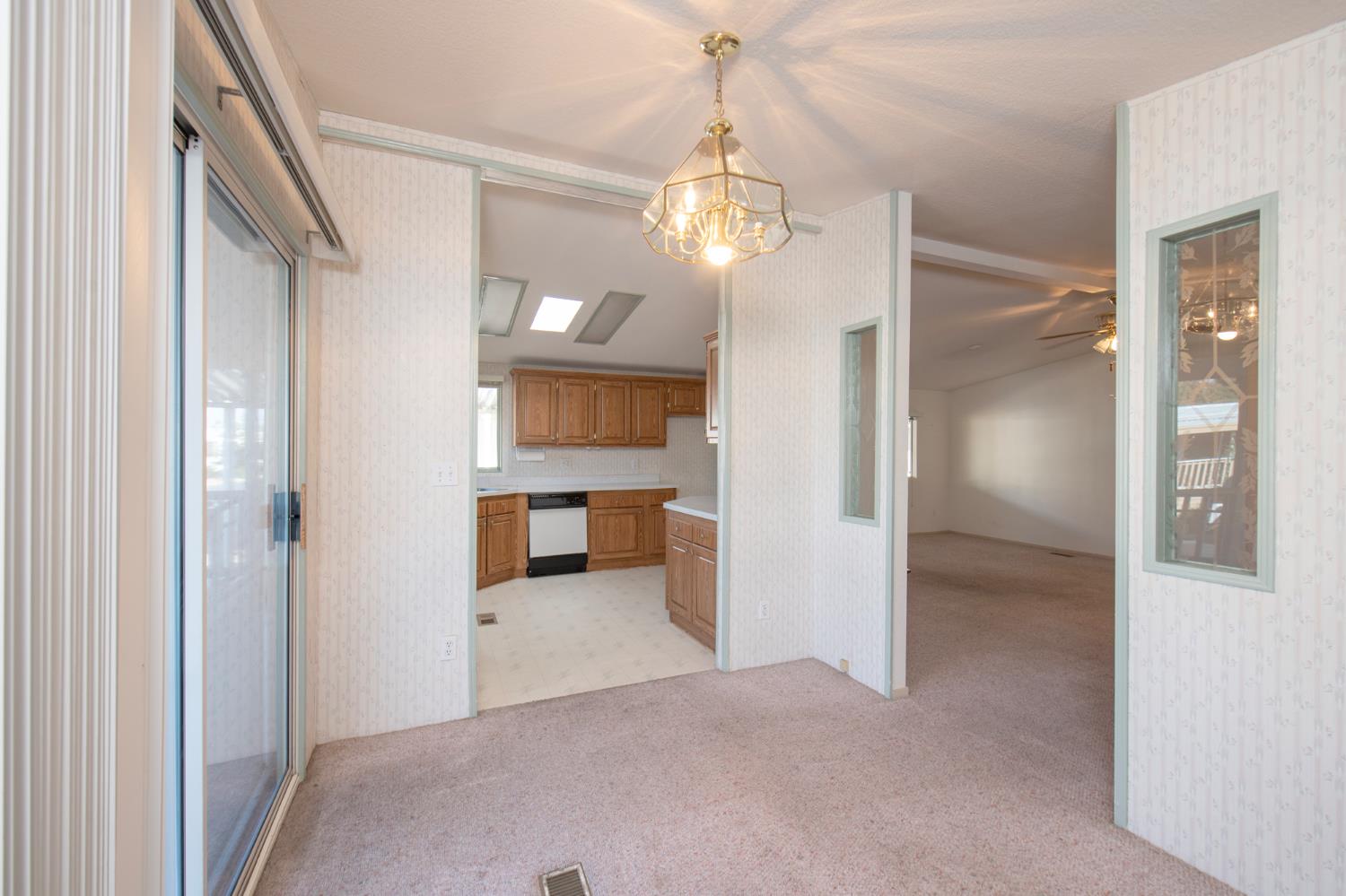 1001 Sylmar Ave #99, Clovis, CA 93612