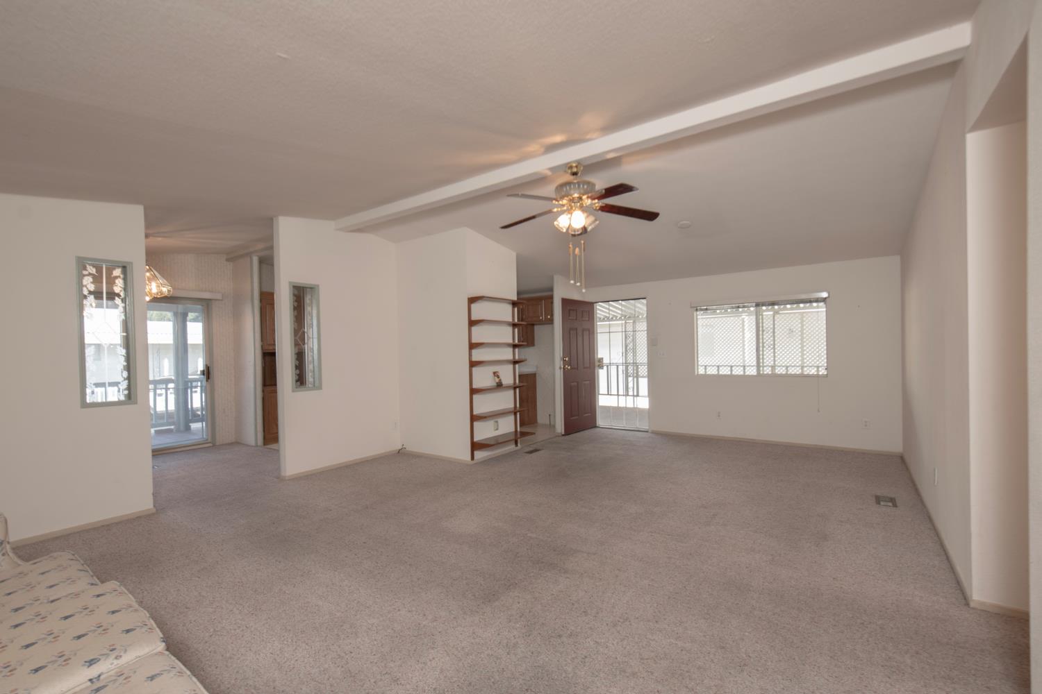 1001 Sylmar Ave #99, Clovis, CA 93612