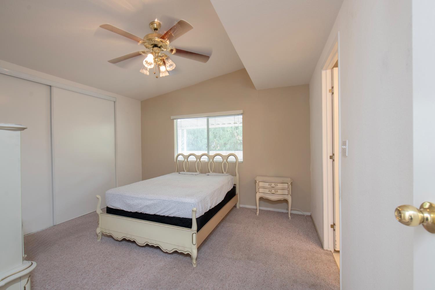 1001 Sylmar Ave #99, Clovis, CA 93612