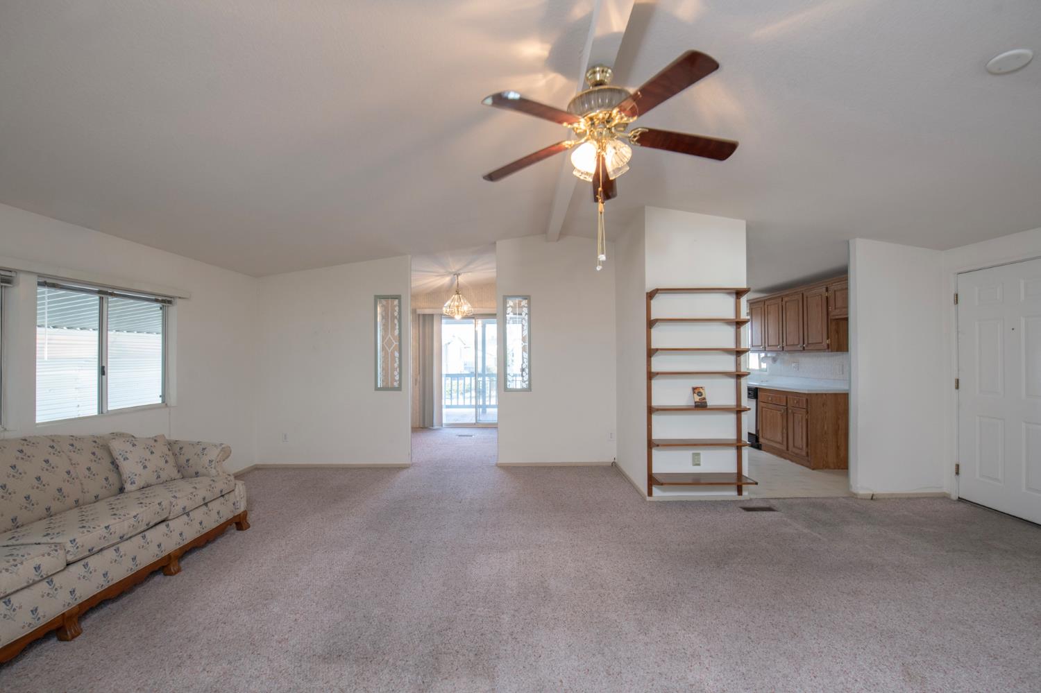 1001 Sylmar Ave #99, Clovis, CA 93612