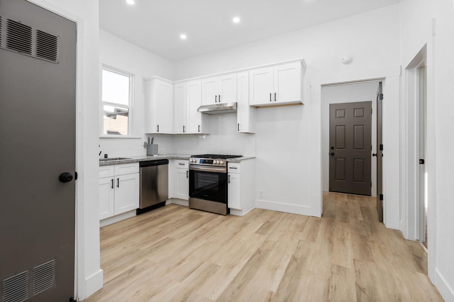 244 N U St, Fresno, CA 93701