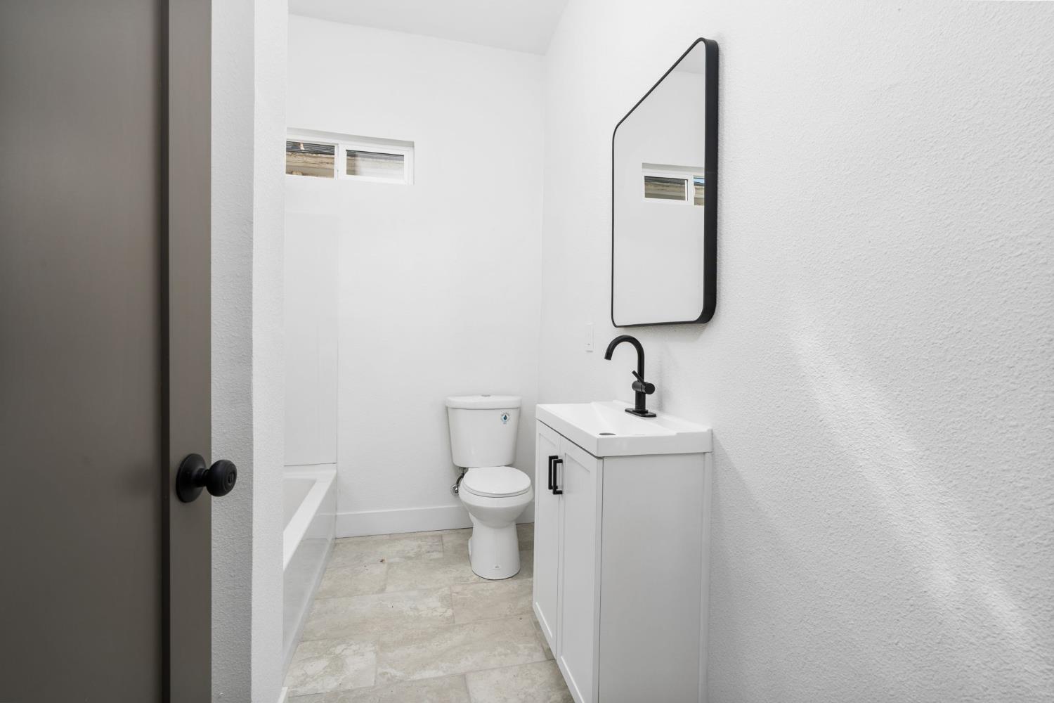 244 N U St, Fresno, CA 93701