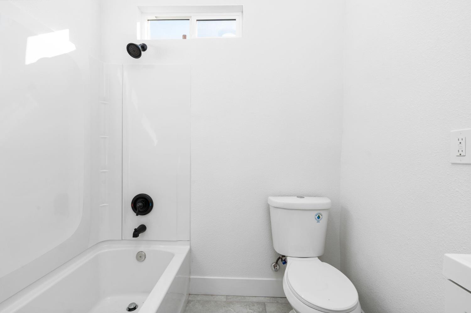 244 N U St, Fresno, CA 93701