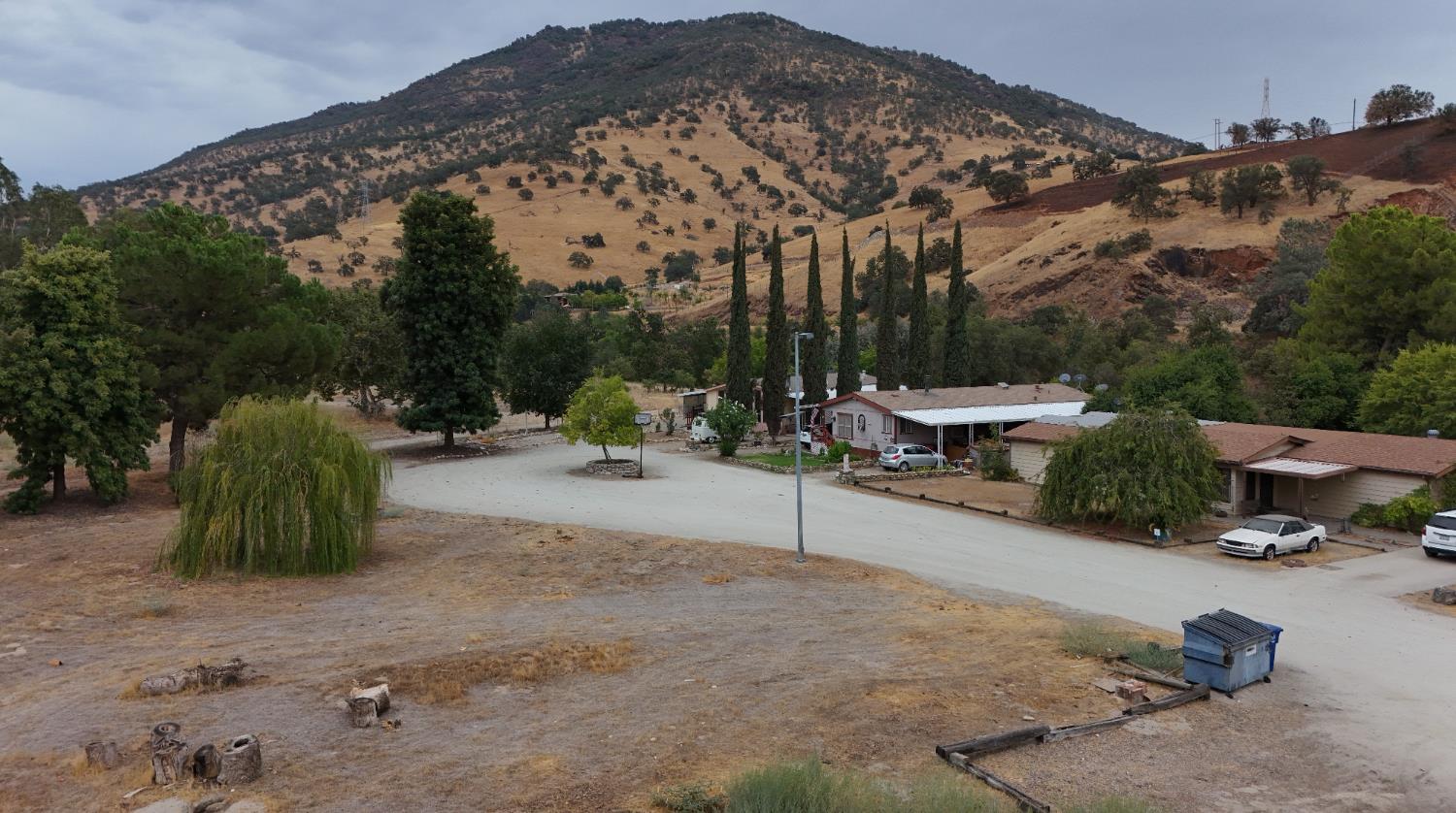 25433 E Trimmer Springs Rd, Sanger, CA 93657