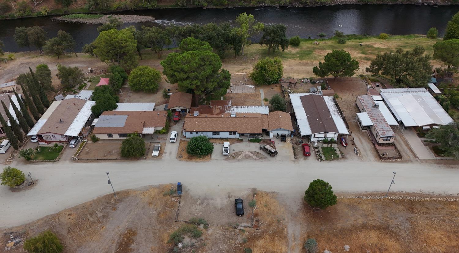 25433 E Trimmer Springs Rd, Sanger, CA 93657