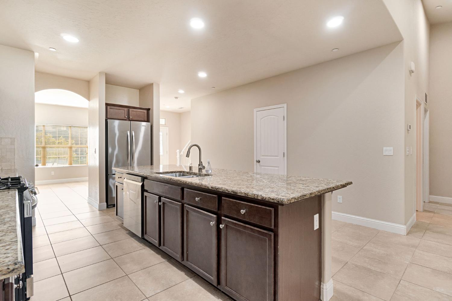 6165 E Farrin Ave, Fresno, CA 93727