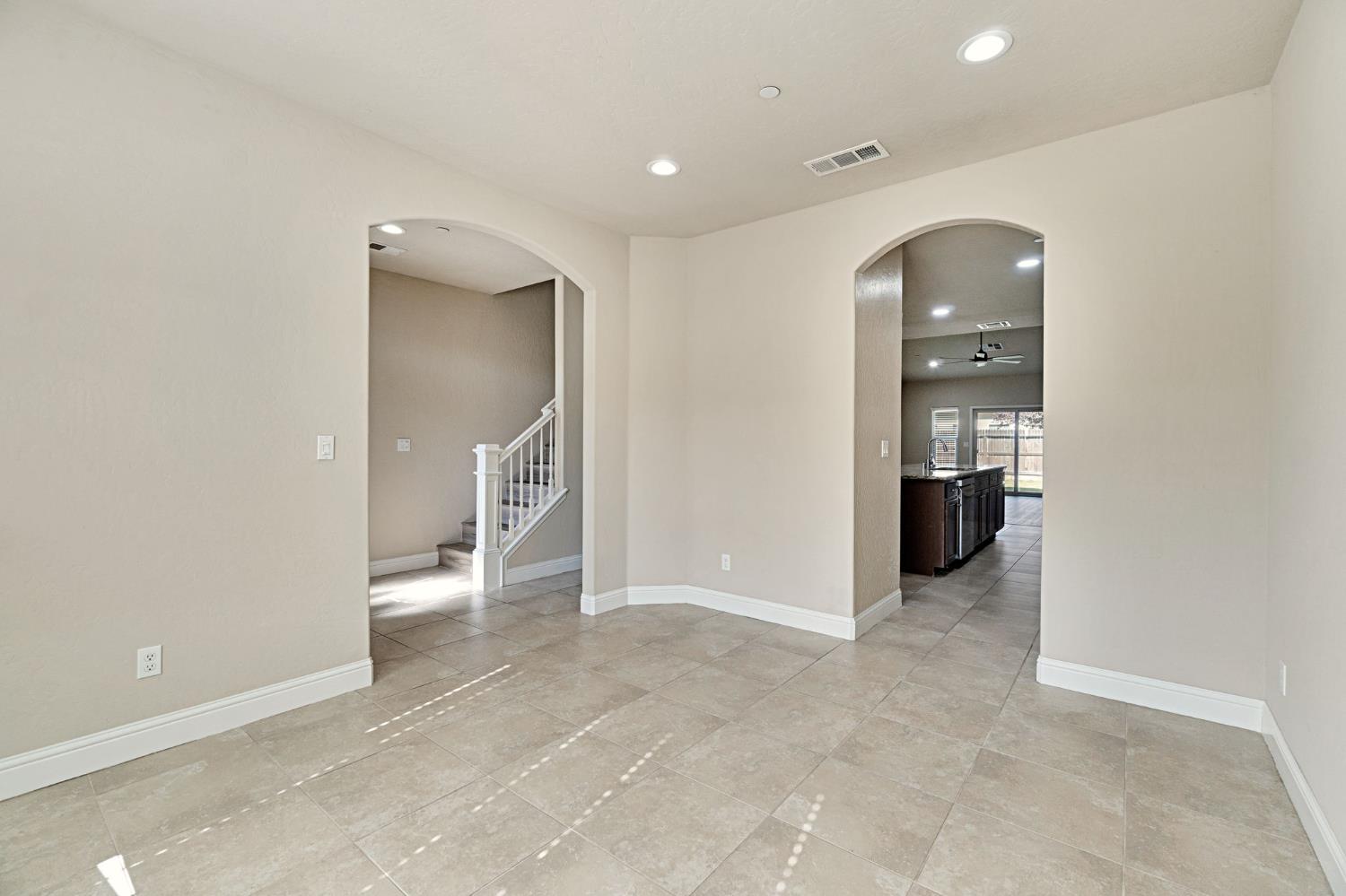 6165 E Farrin Ave, Fresno, CA 93727