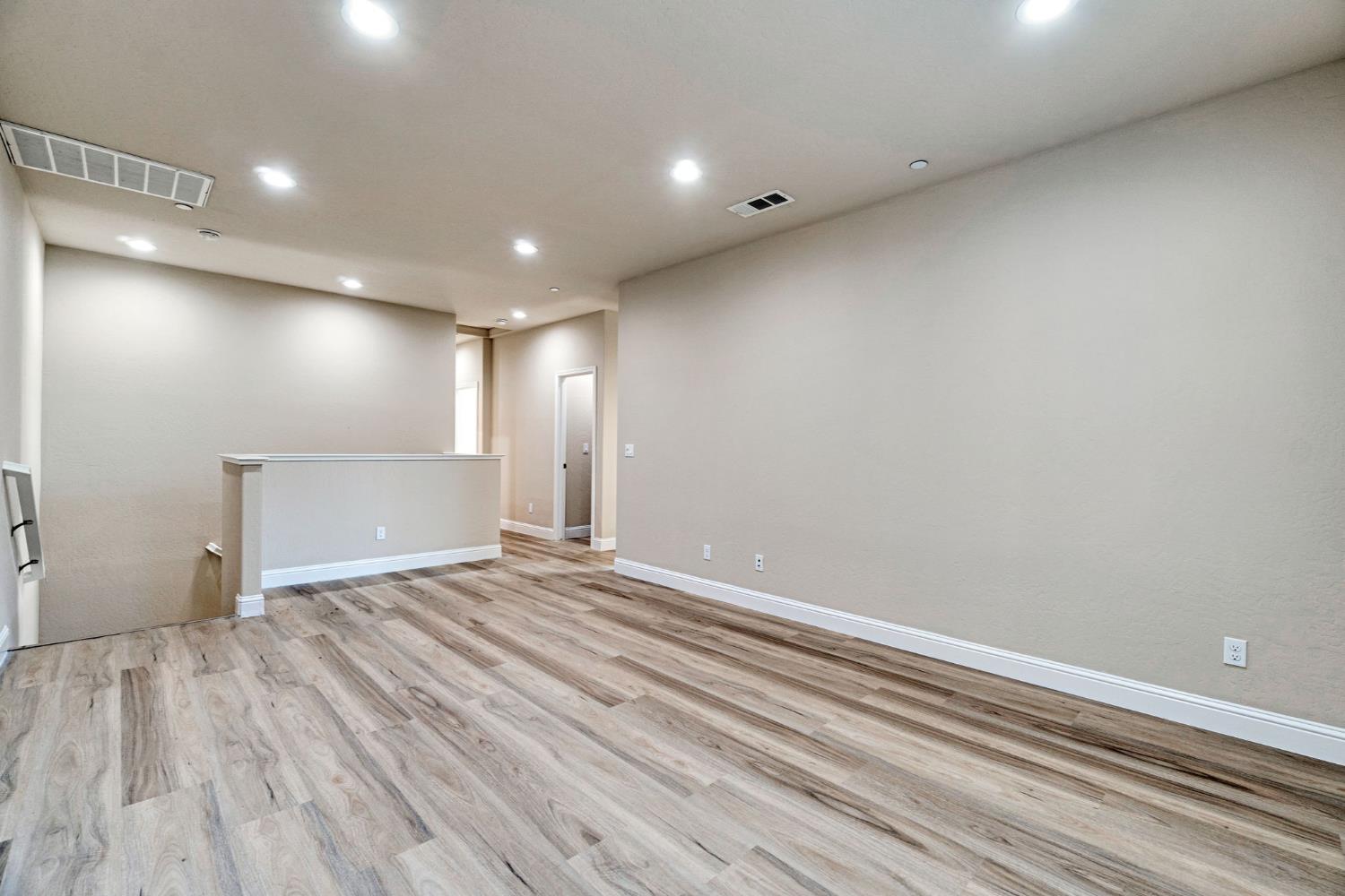 6165 E Farrin Ave, Fresno, CA 93727