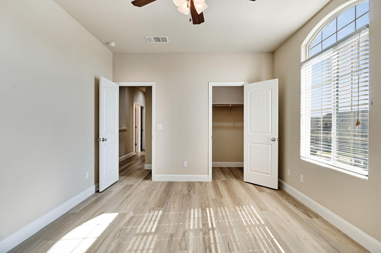 6165 E Farrin Ave, Fresno, CA 93727