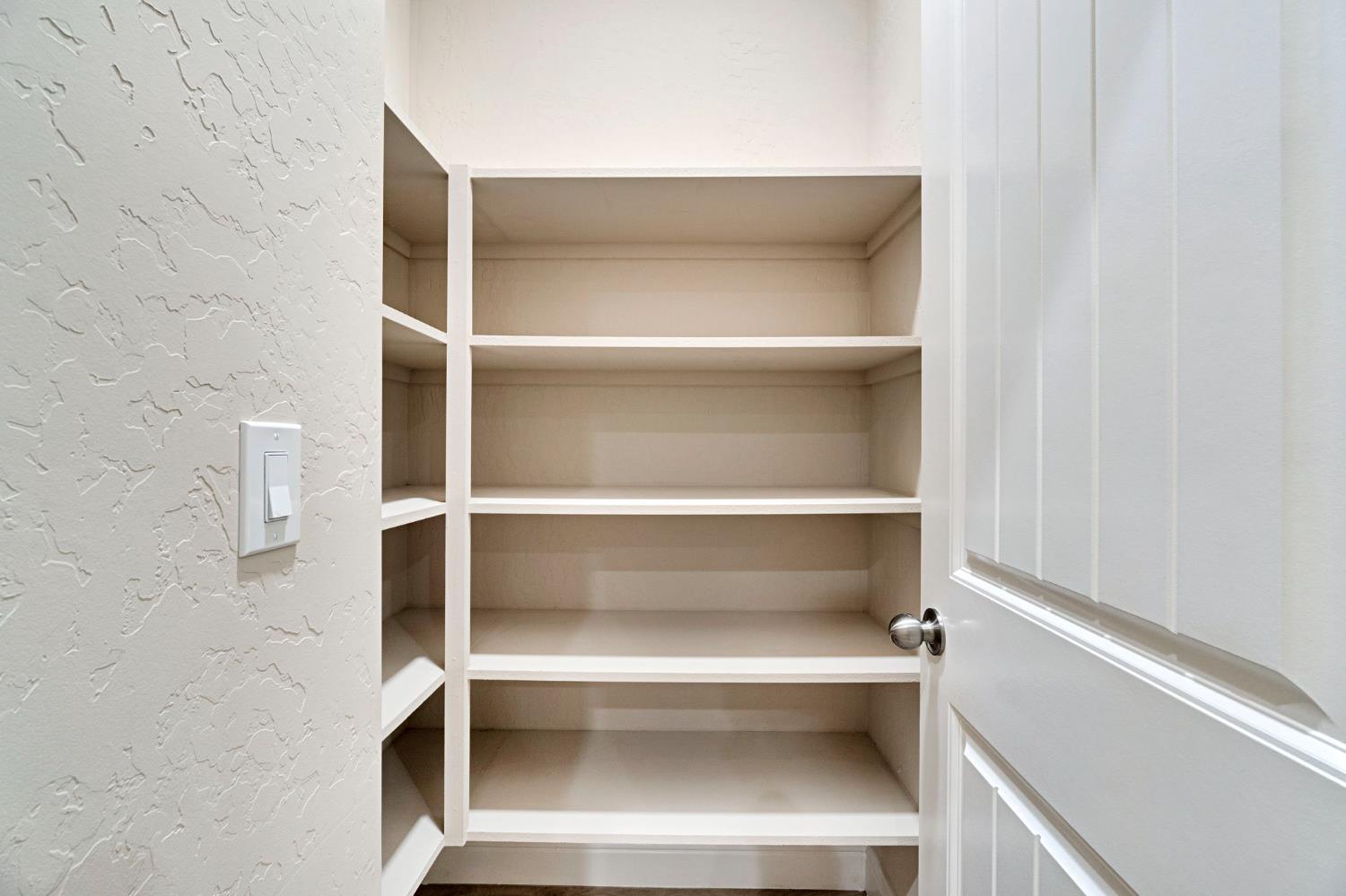 6165 E Farrin Ave, Fresno, CA 93727