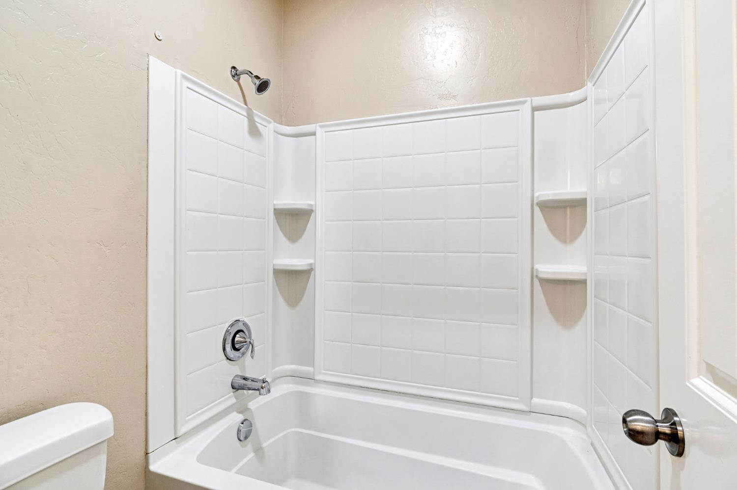 6165 E Farrin Ave, Fresno, CA 93727