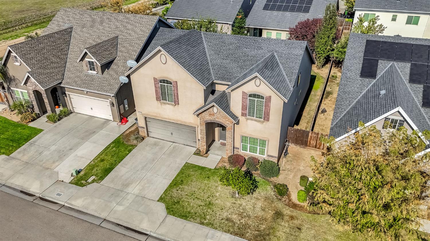 6165 E Farrin Ave, Fresno, CA 93727