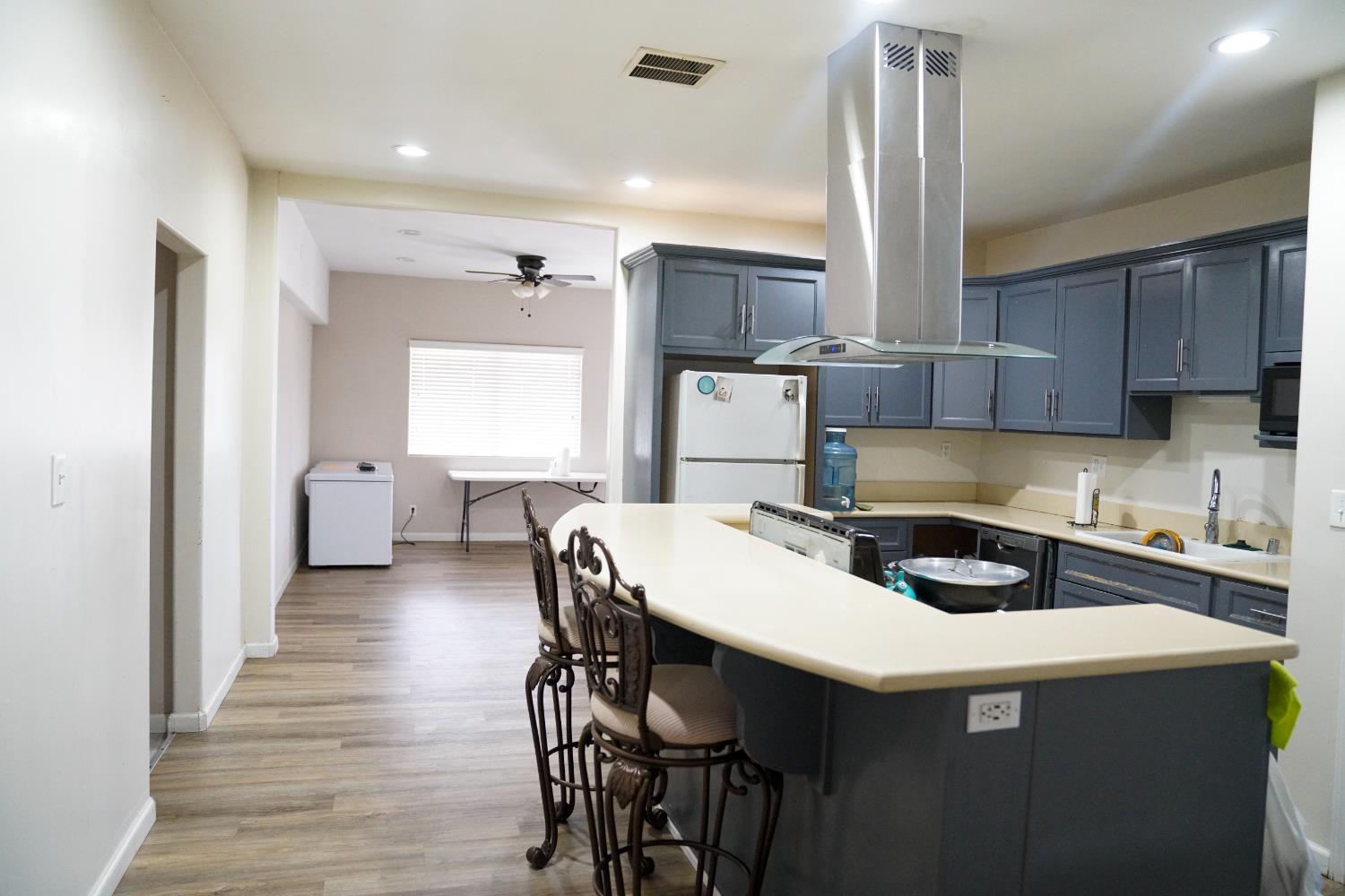 8124 S Cherry Ave, Fresno, CA 93725