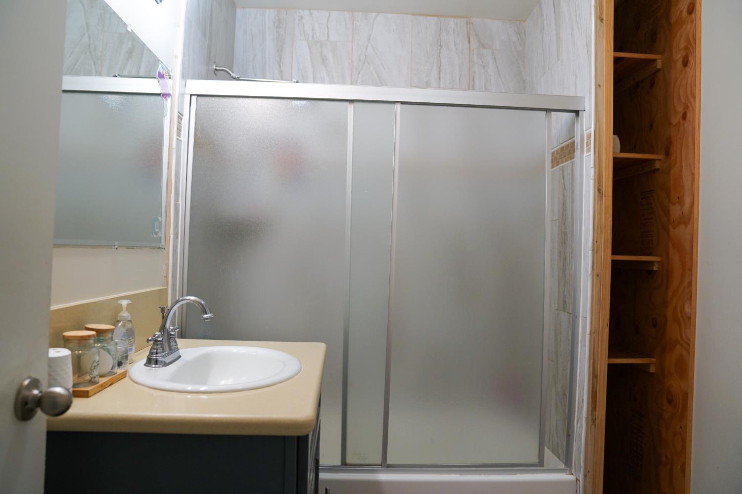 8124 S Cherry Ave, Fresno, CA 93725