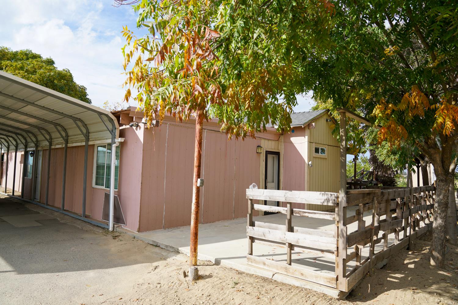 8124 S Cherry Ave, Fresno, CA 93725