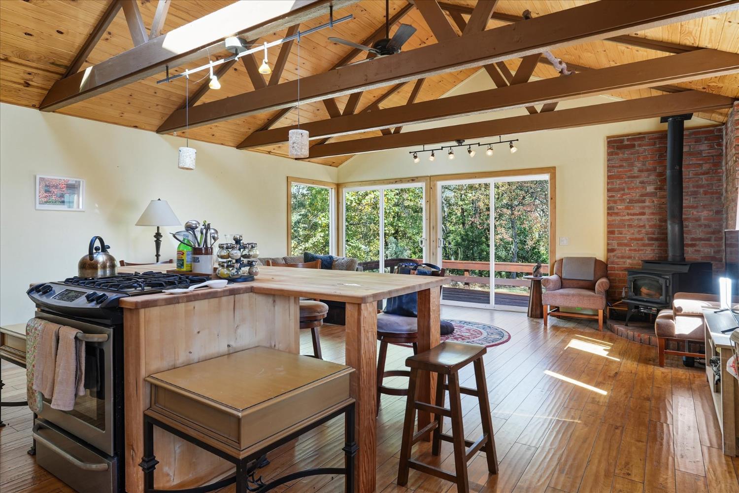 59484 Cascadel Rd, North Fork, CA 93643