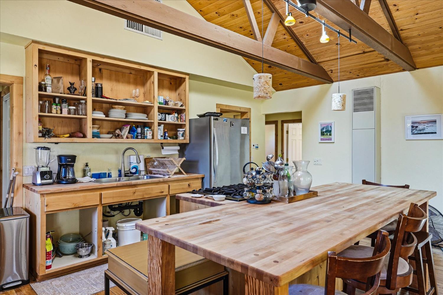 59484 Cascadel Rd, North Fork, CA 93643