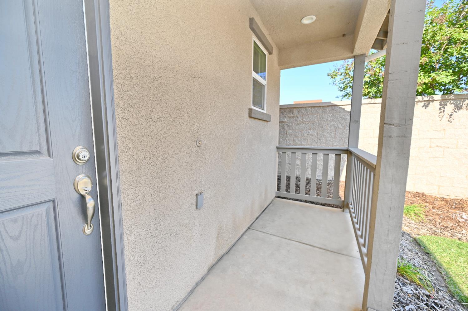 891 N Terra Cotta Dr, Fresno, CA 93727