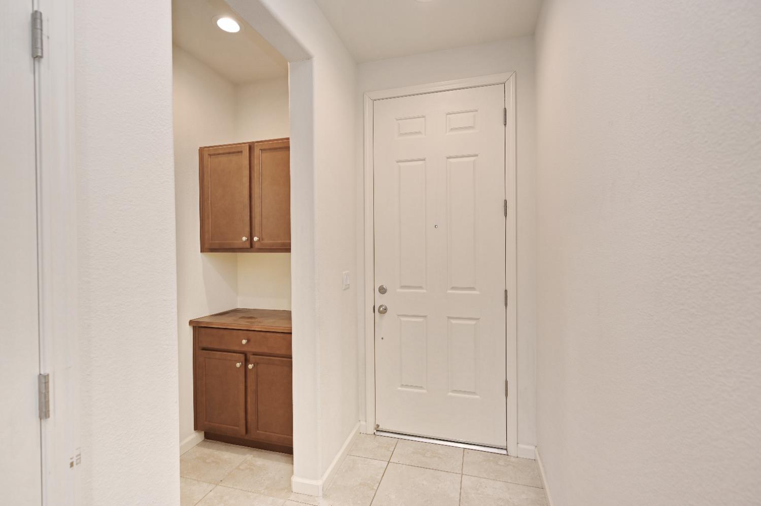 891 N Terra Cotta Dr, Fresno, CA 93727