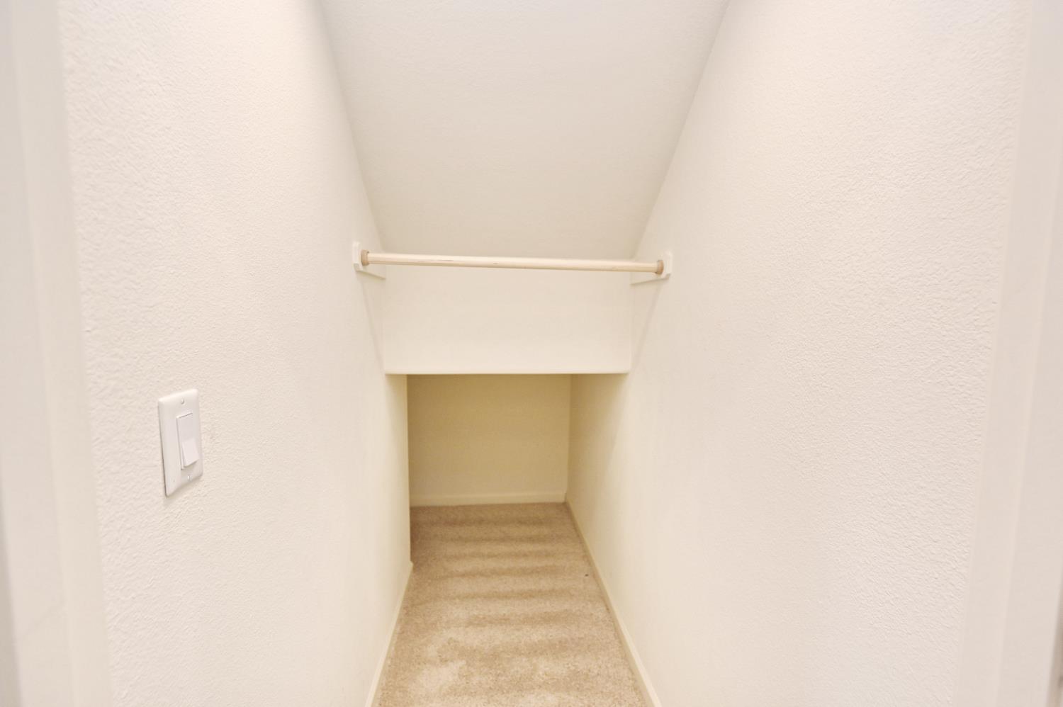 891 N Terra Cotta Dr, Fresno, CA 93727