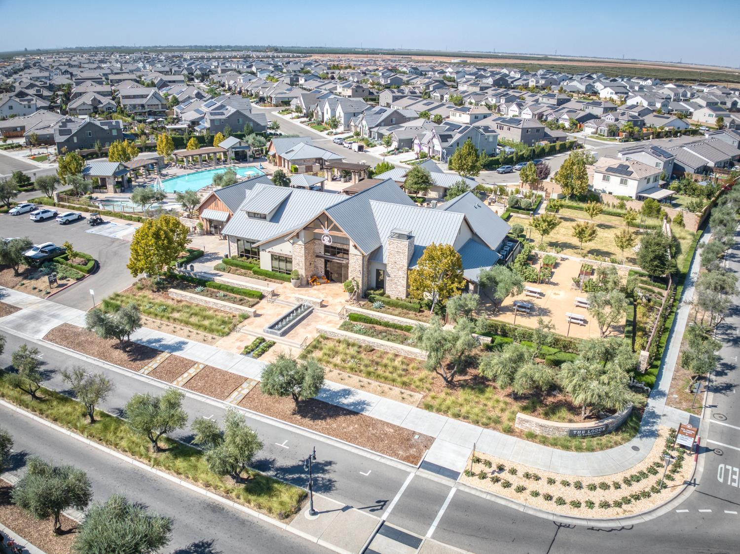 502 Traverse Dr S, Madera, CA 93636