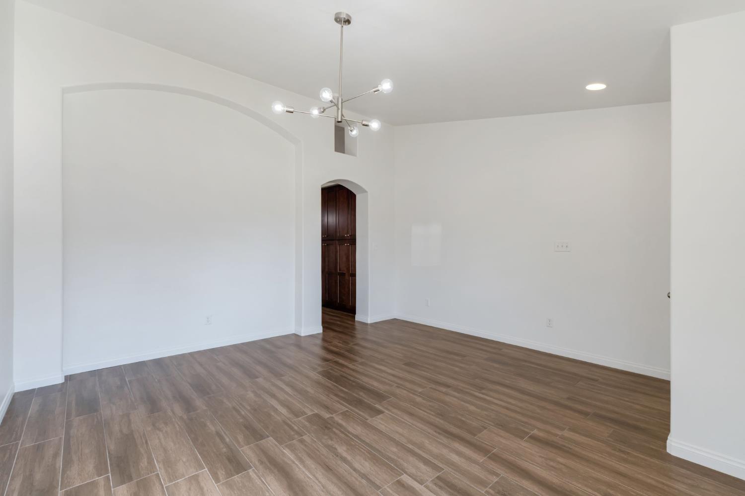 2304 September Dr, Bakersfield, CA 93313