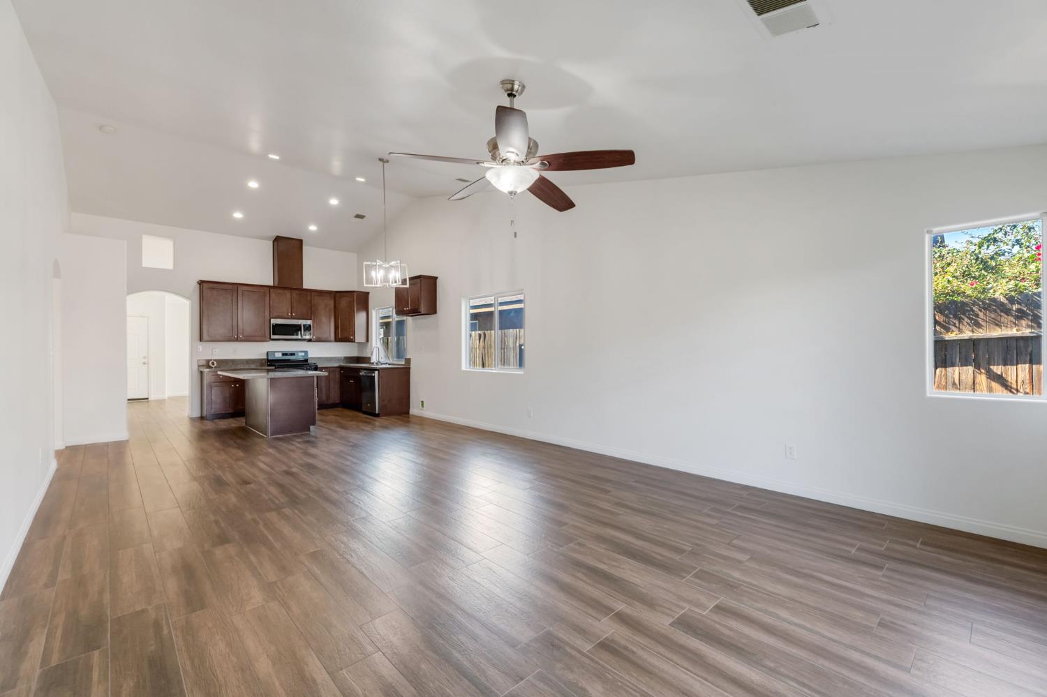 2304 September Dr, Bakersfield, CA 93313