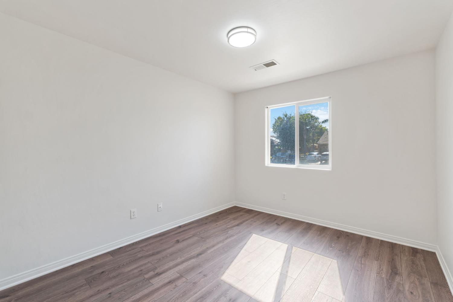 2304 September Dr, Bakersfield, CA 93313