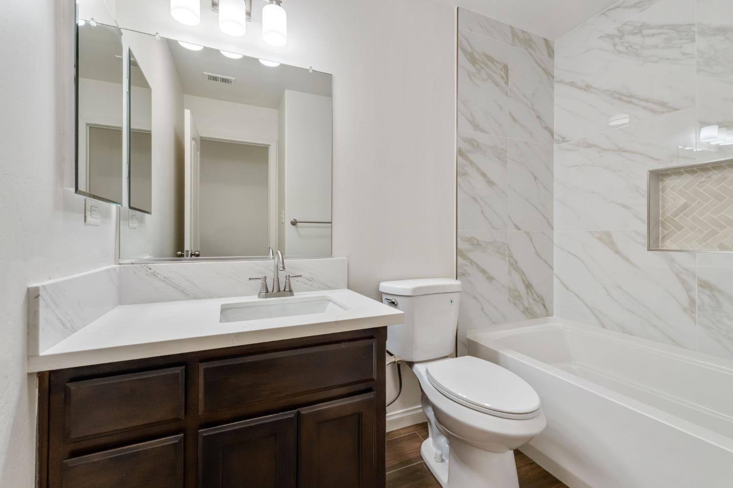 2304 September Dr, Bakersfield, CA 93313