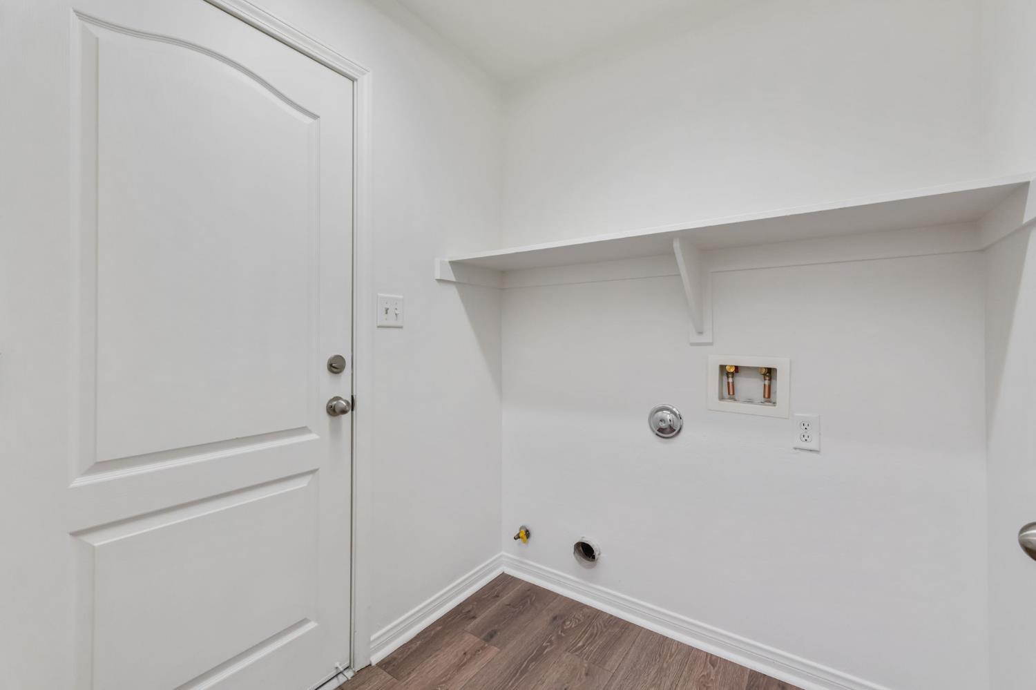 2304 September Dr, Bakersfield, CA 93313