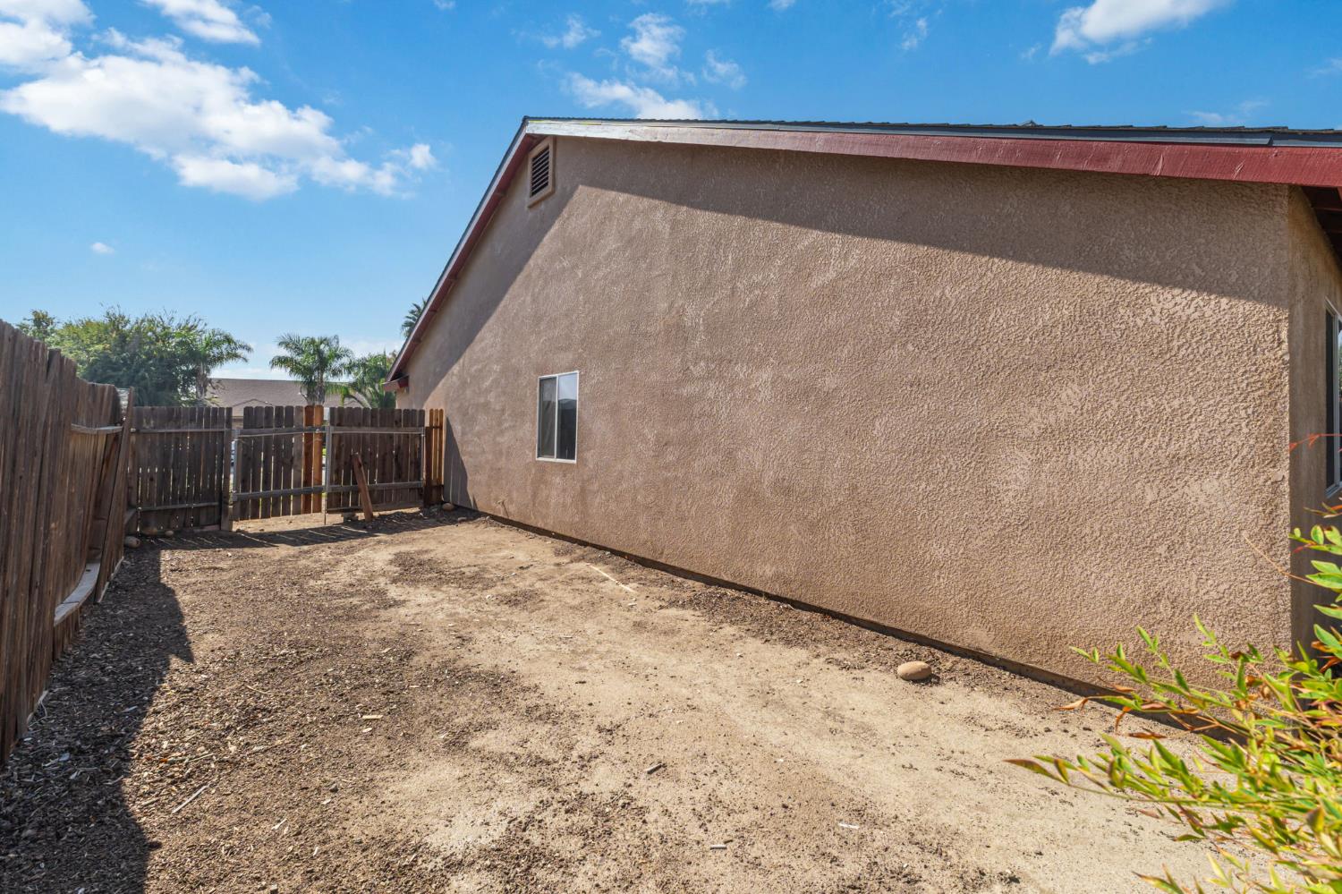 2304 September Dr, Bakersfield, CA 93313