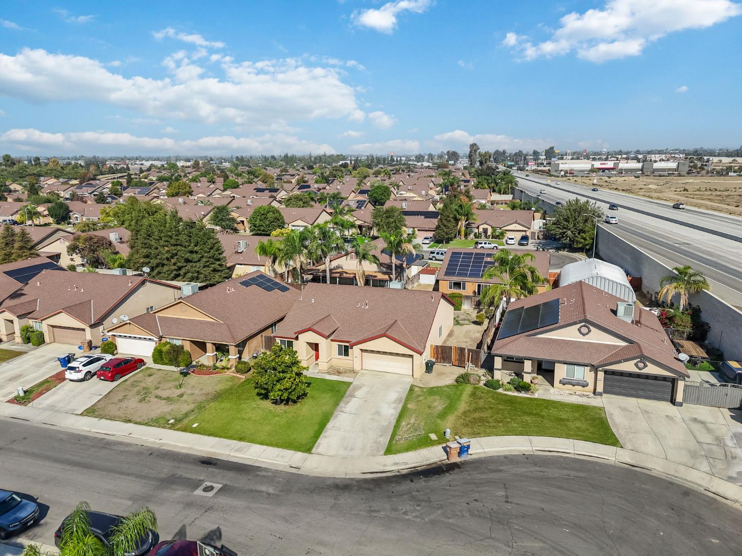 2304 September Dr, Bakersfield, CA 93313