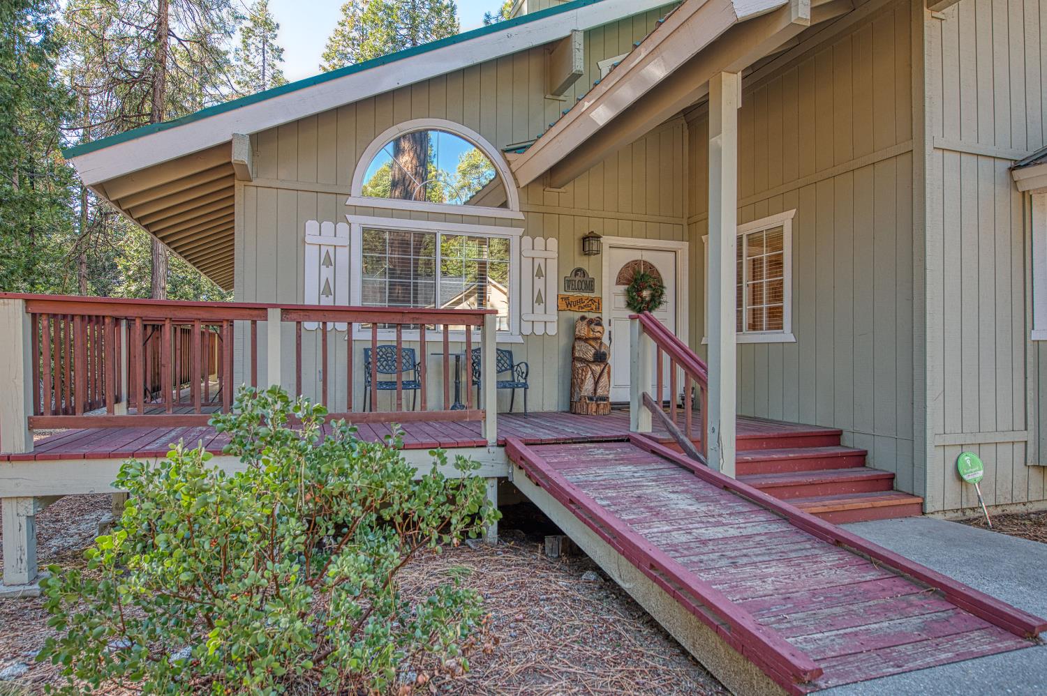 42555 Rock Ledge, Shaver Lake, CA 93664
