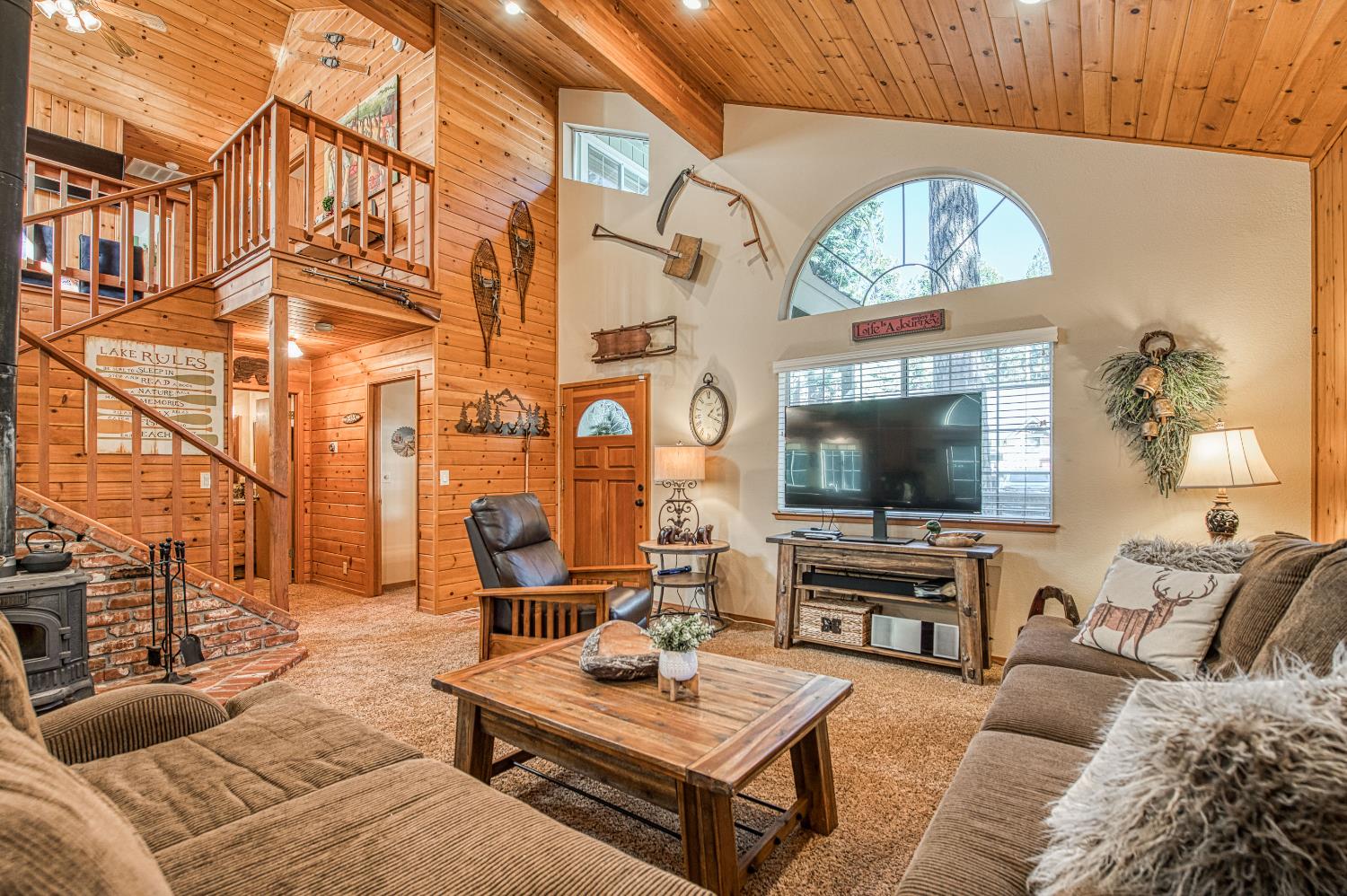 42555 Rock Ledge, Shaver Lake, CA 93664