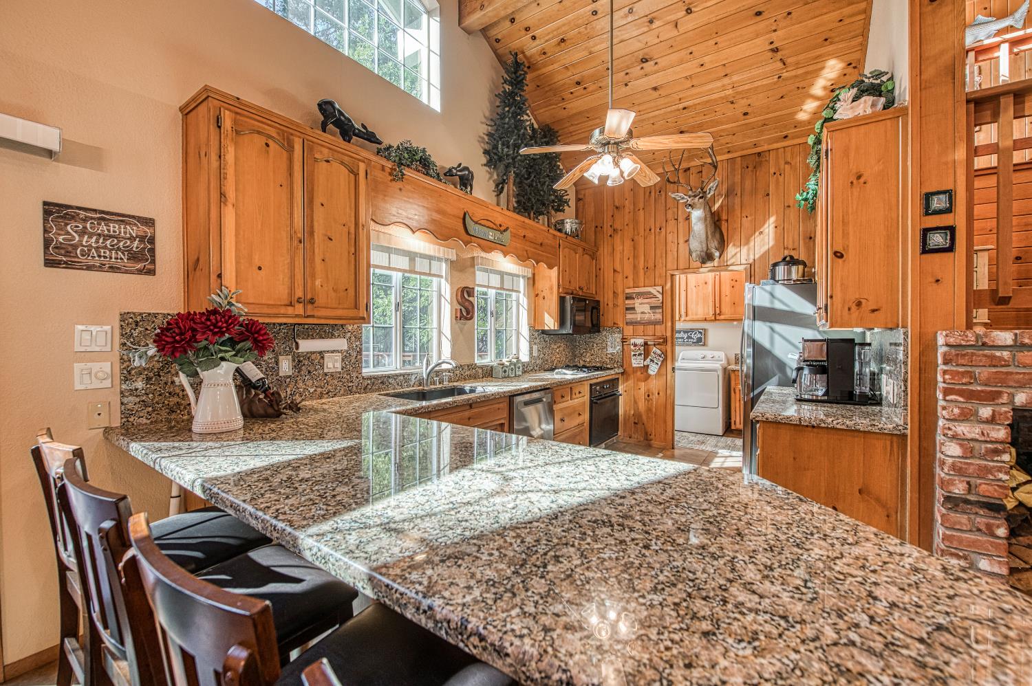 42555 Rock Ledge, Shaver Lake, CA 93664