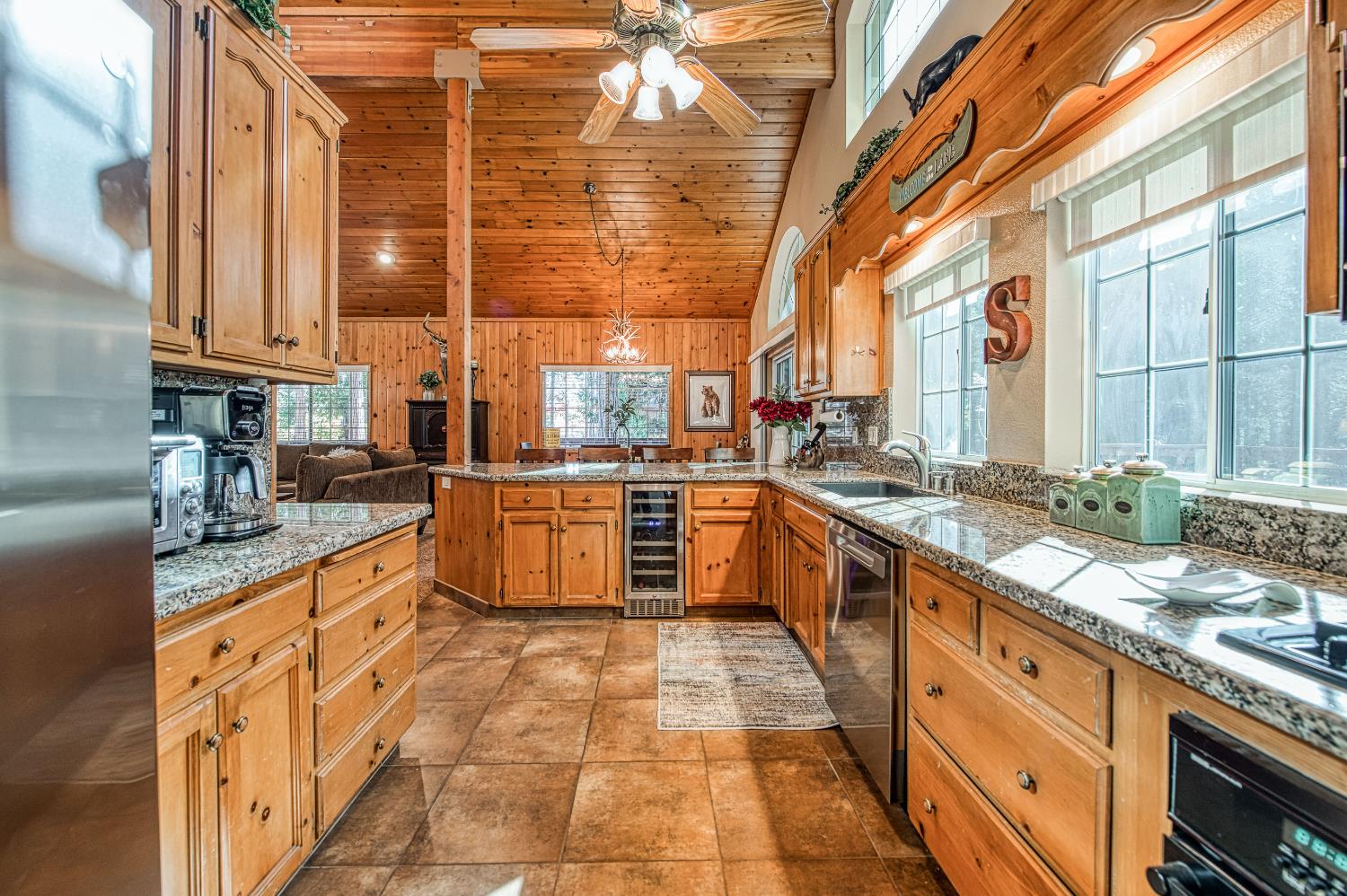 42555 Rock Ledge, Shaver Lake, CA 93664