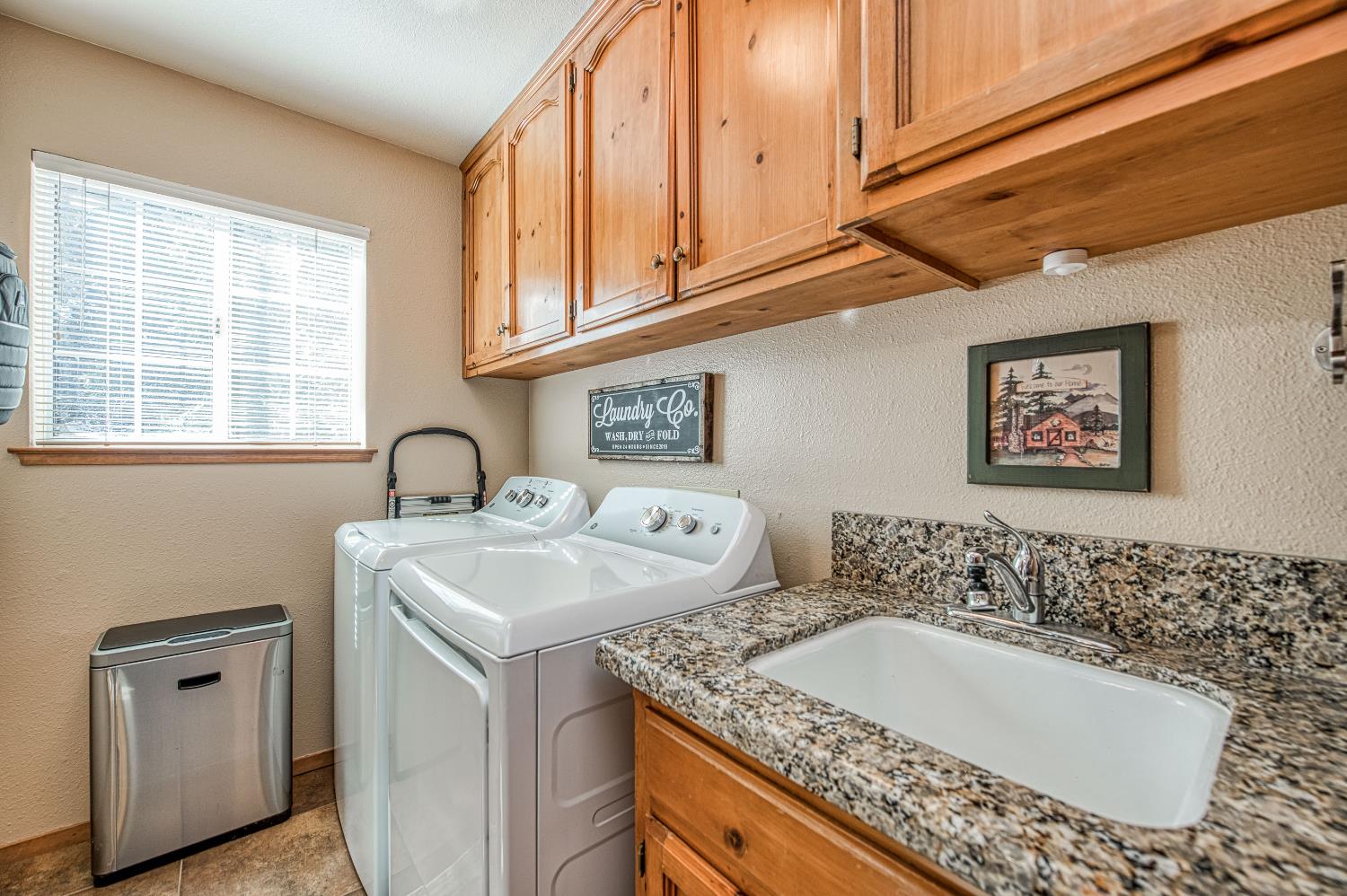 42555 Rock Ledge, Shaver Lake, CA 93664