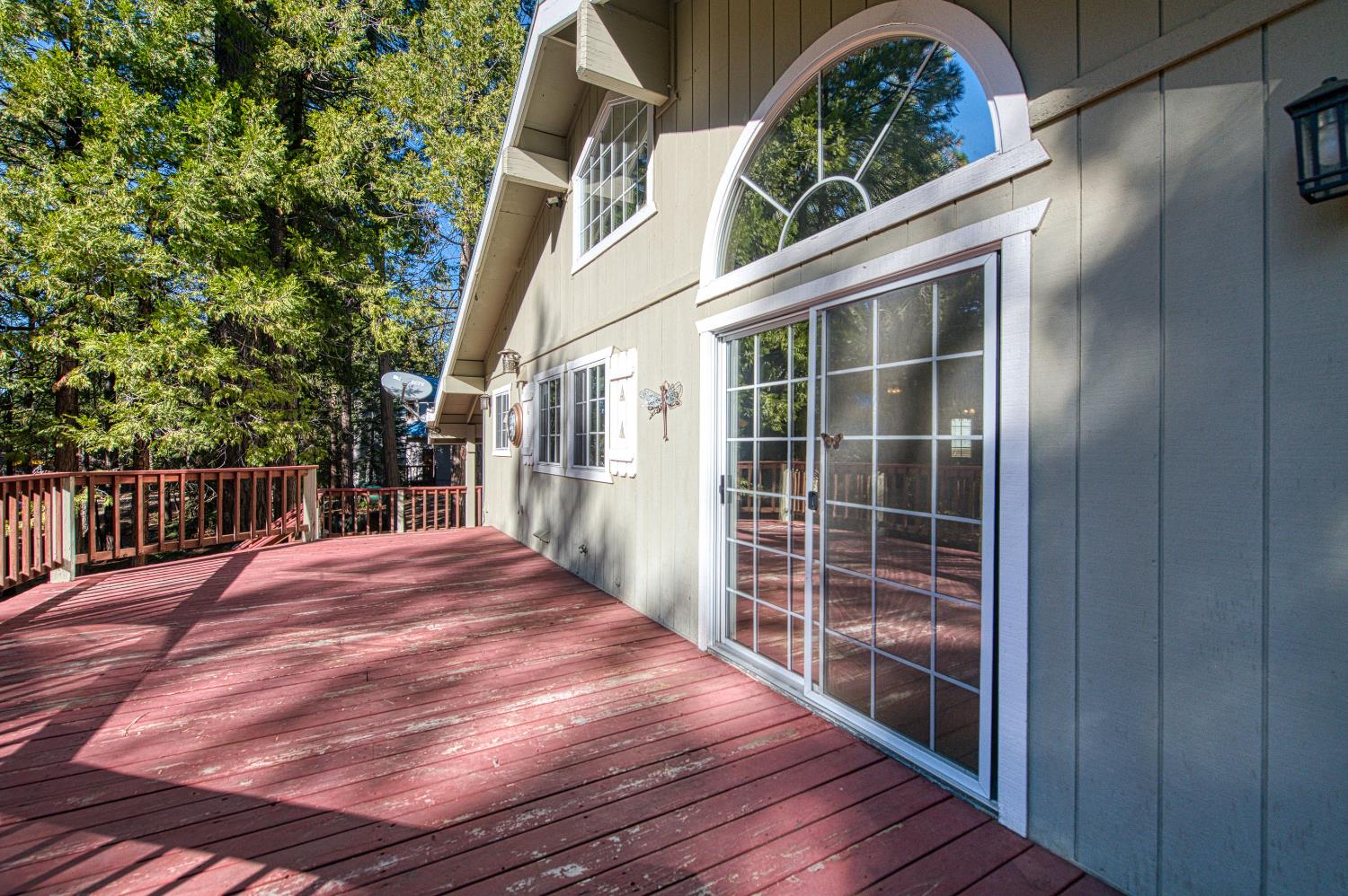 42555 Rock Ledge, Shaver Lake, CA 93664