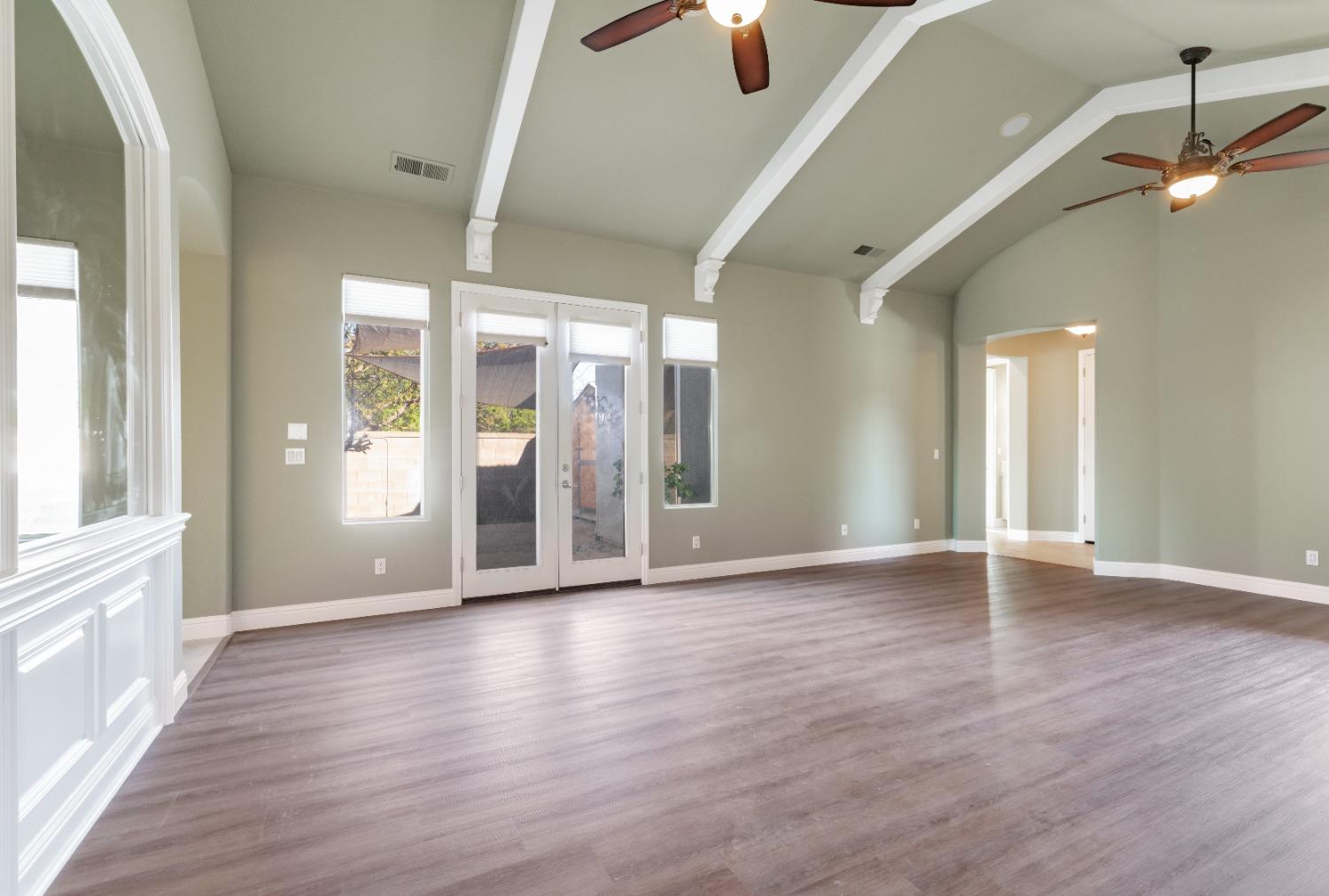 11 W Serena Ave, Clovis, CA 93619