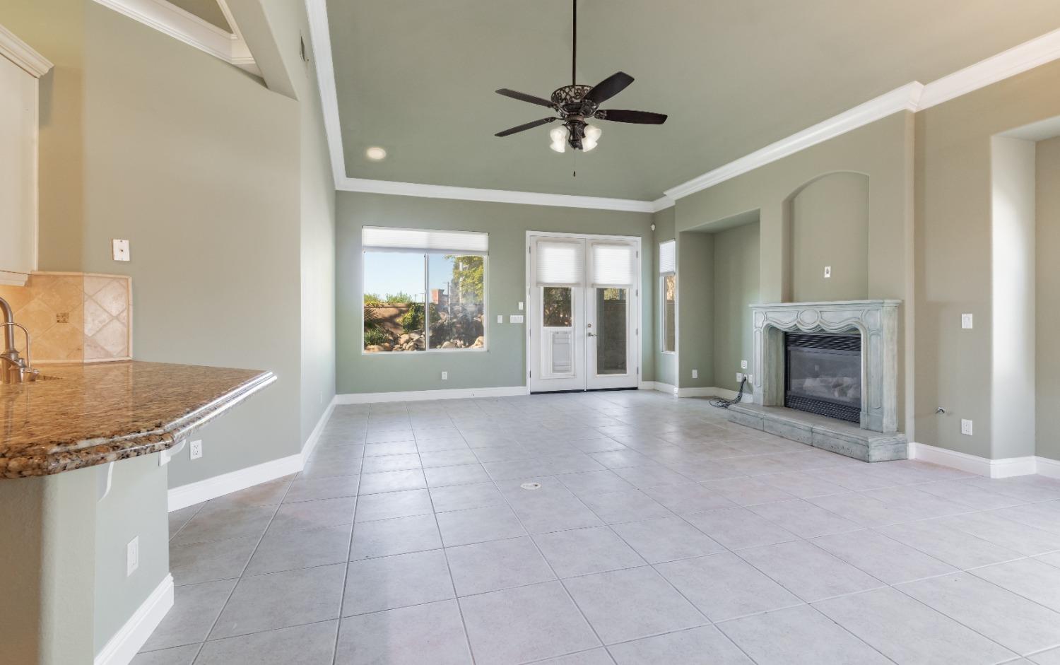 11 W Serena Ave, Clovis, CA 93619