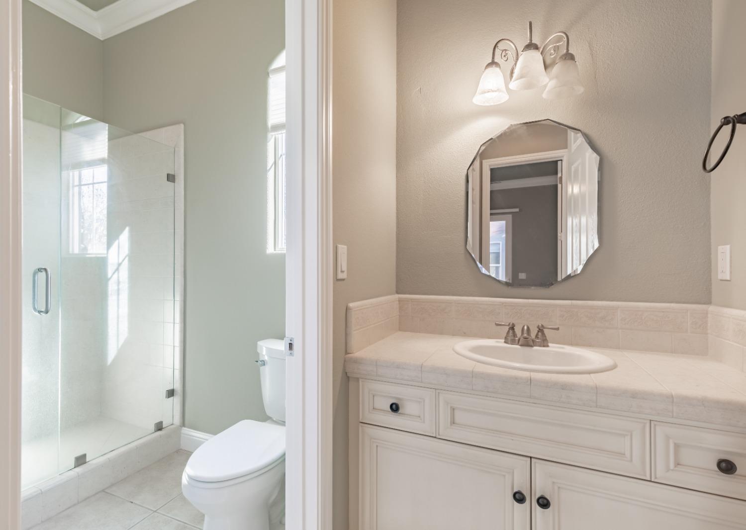 11 W Serena Ave, Clovis, CA 93619