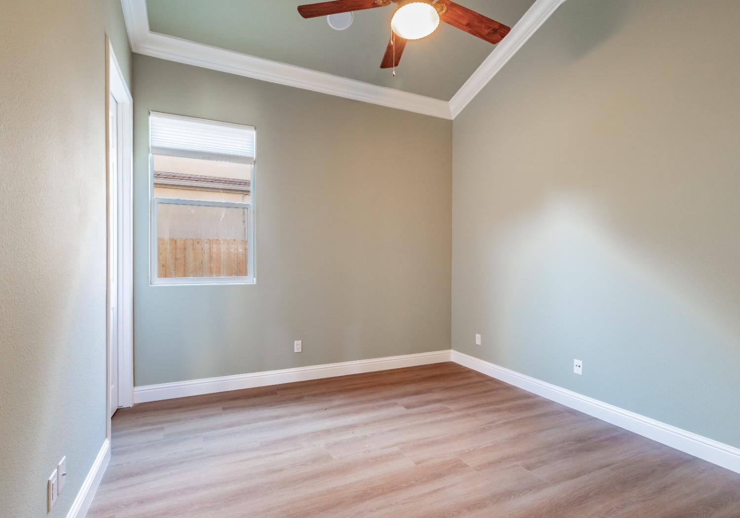 11 W Serena Ave, Clovis, CA 93619