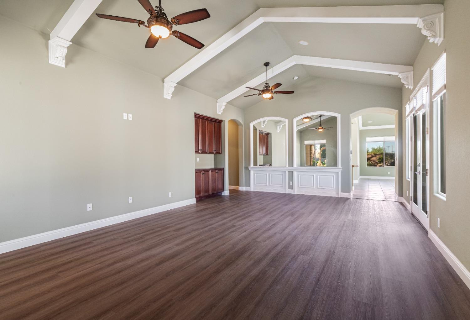 11 W Serena Ave, Clovis, CA 93619